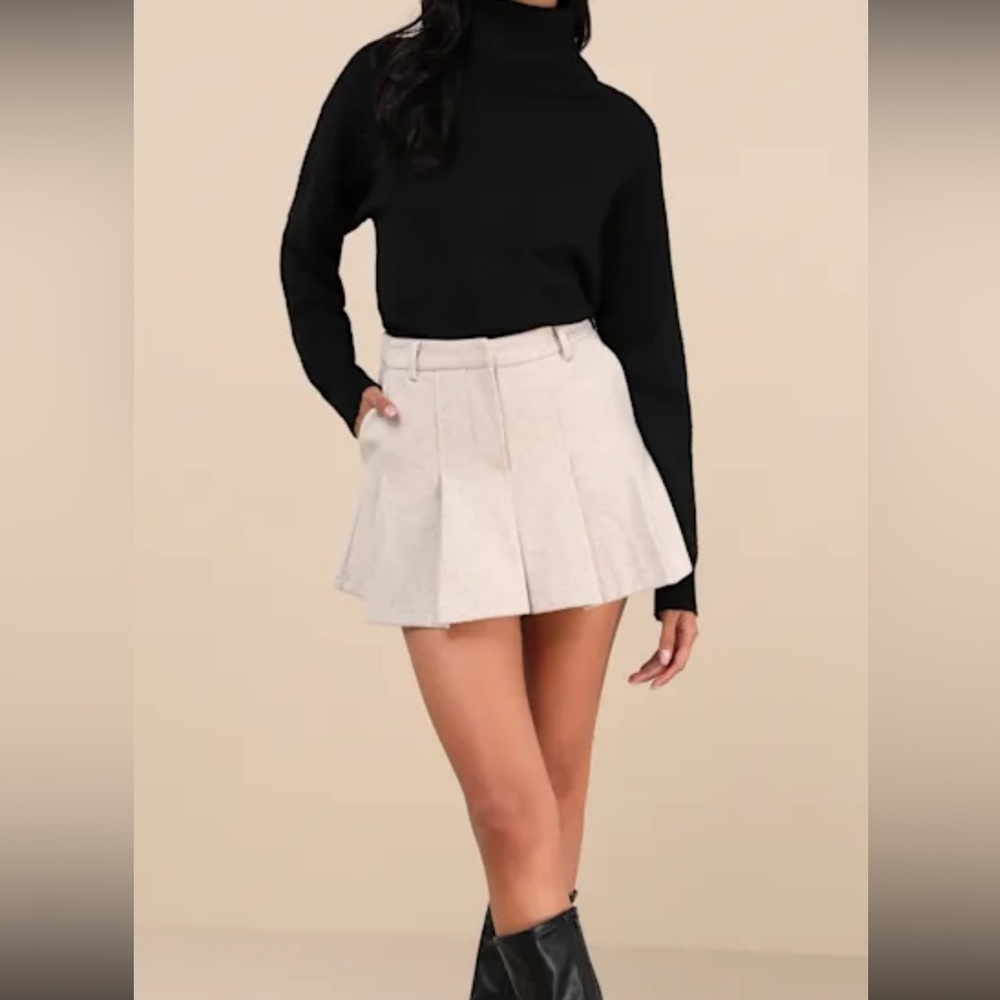 Lulu's Cream High-Waisted Trousers New With tags